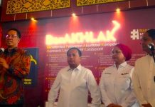 Menkum Supratman Serahkan SK Kepengurusan DPP PSI Periode 2025 -2030